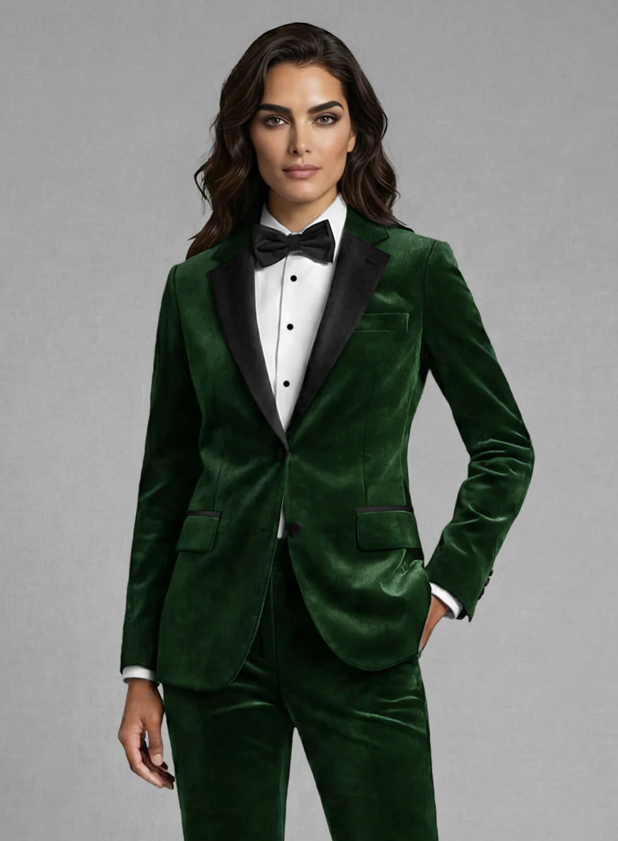 Women's Green Velvet Tuxedo Suit - Image 3